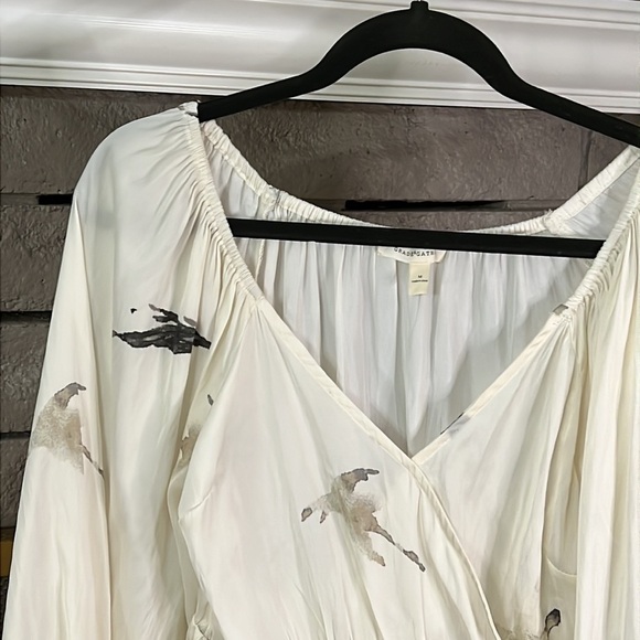 GRADE & GATHER WOMENS FAUX WEAP FRONT  BLOUSE MEDIUM - Picture 13 of 17